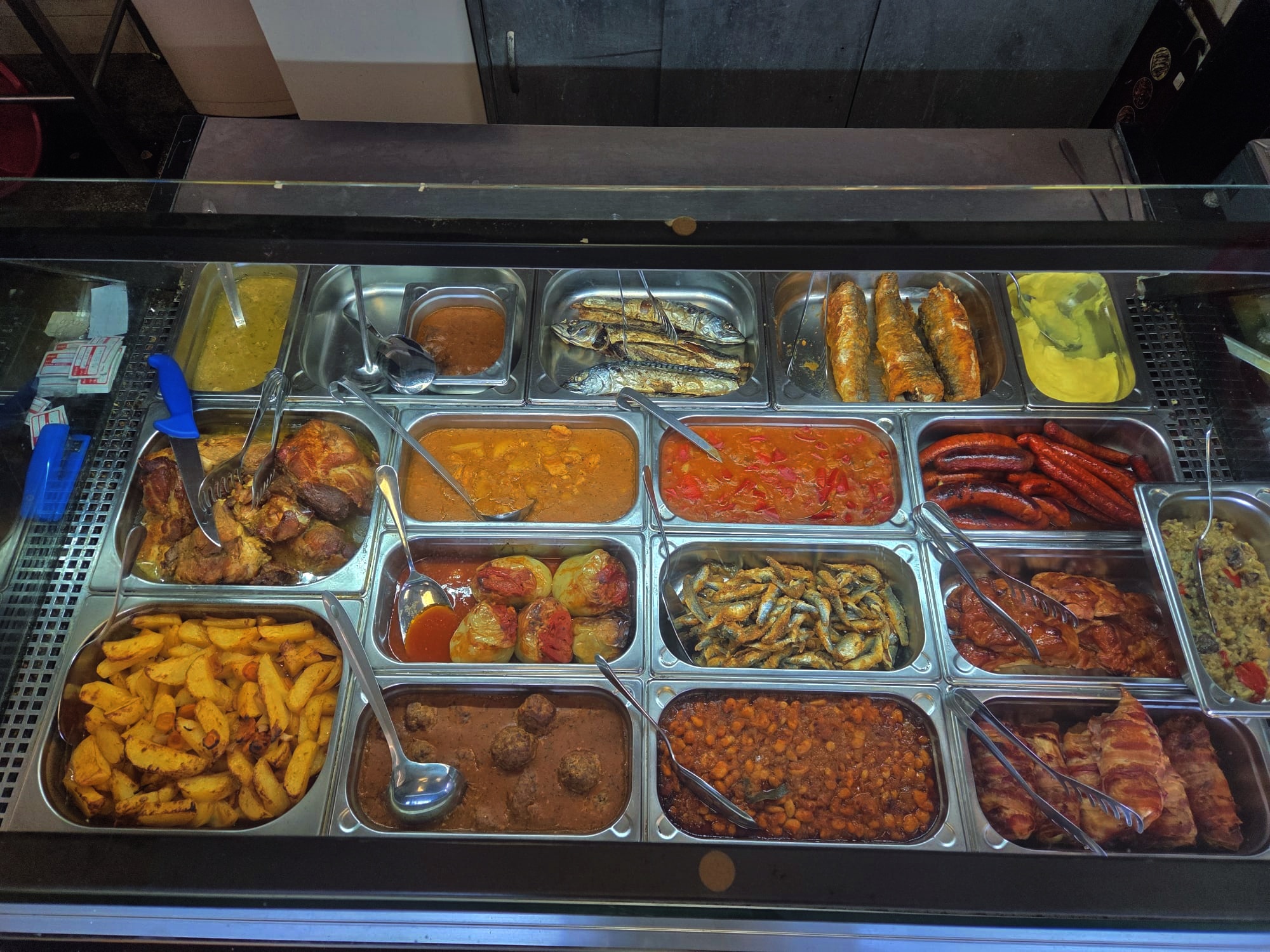 Vitrina sa gotovim jelima 1